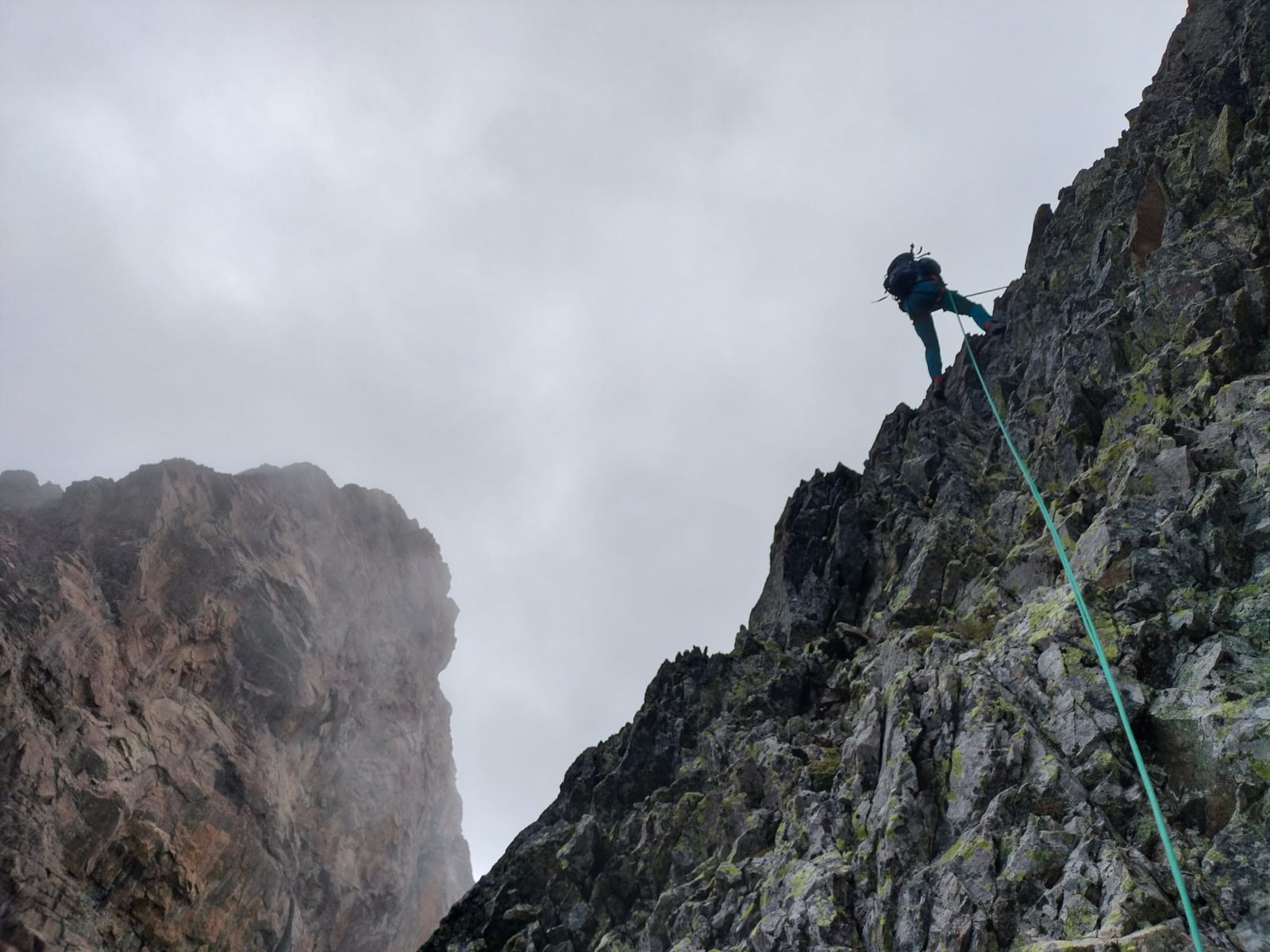 Travesía Petit Pic – Grand Pic du Midi d’Ossau por la arista Peyreget2