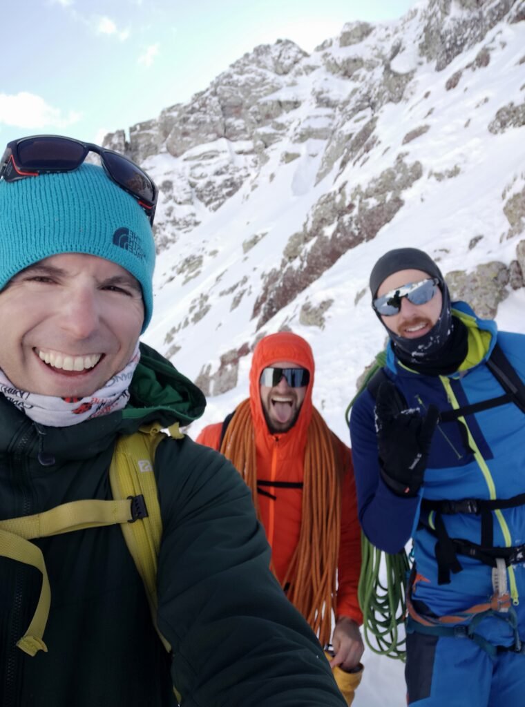 curso de iniciación a la escalada en hielo con guía de montaña