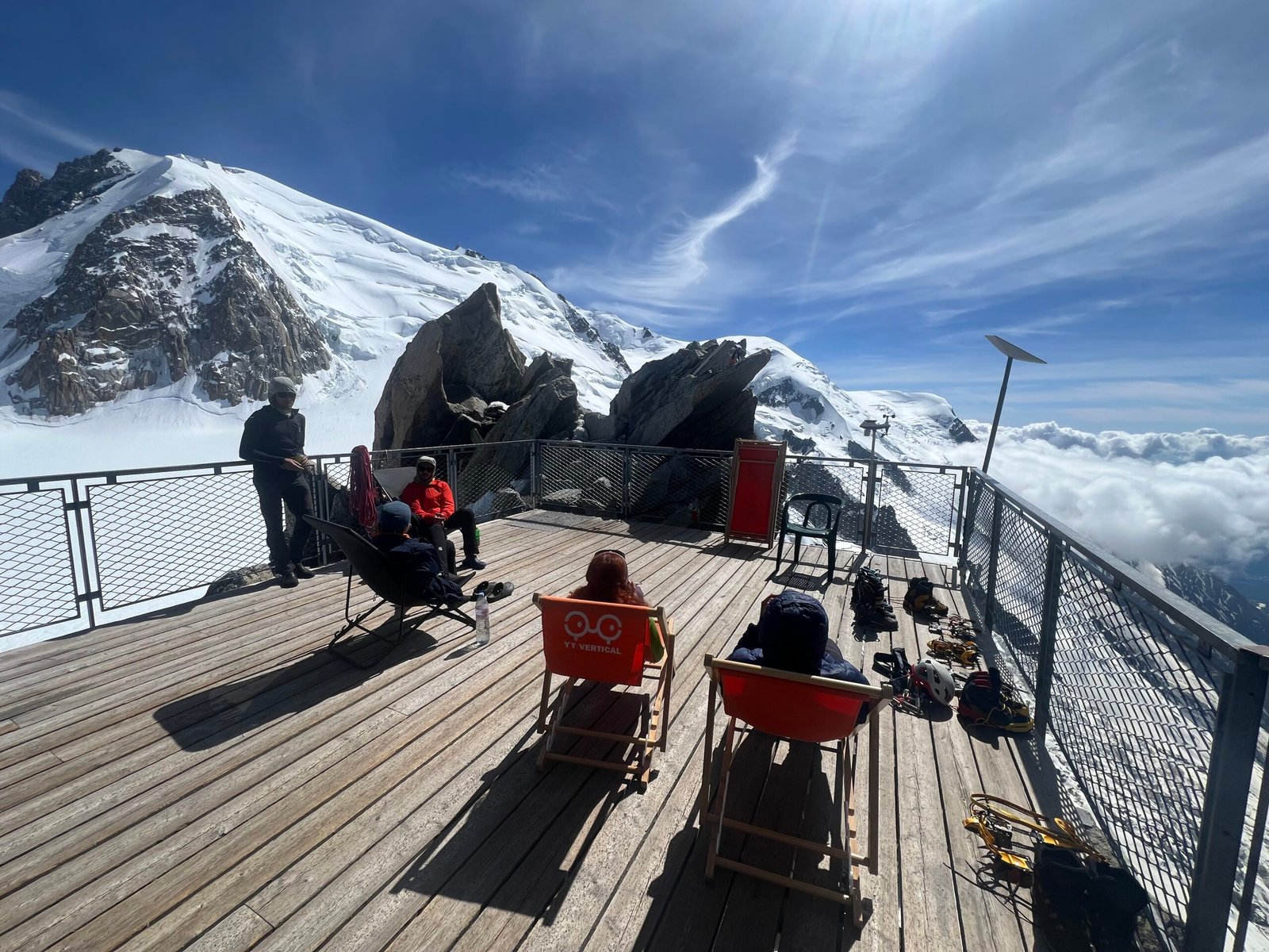 terraza del refugio de cosmiques terraza del refugio de cosmiques
