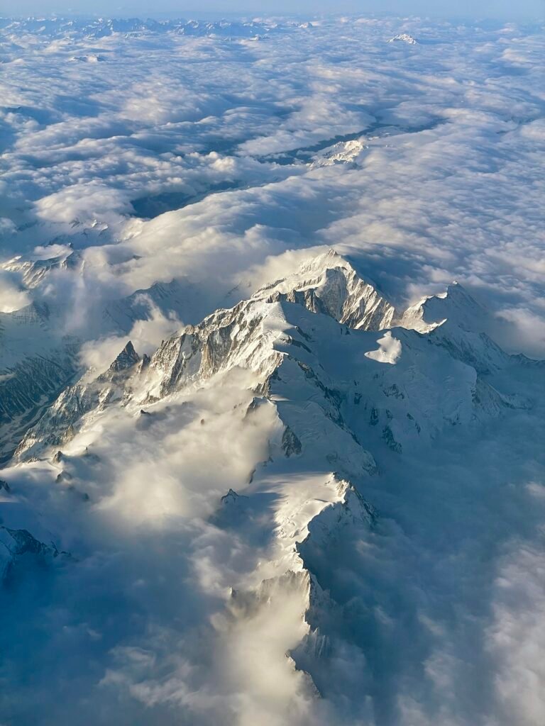 Mont blanc con guia con aclimatación en el gran paradiso