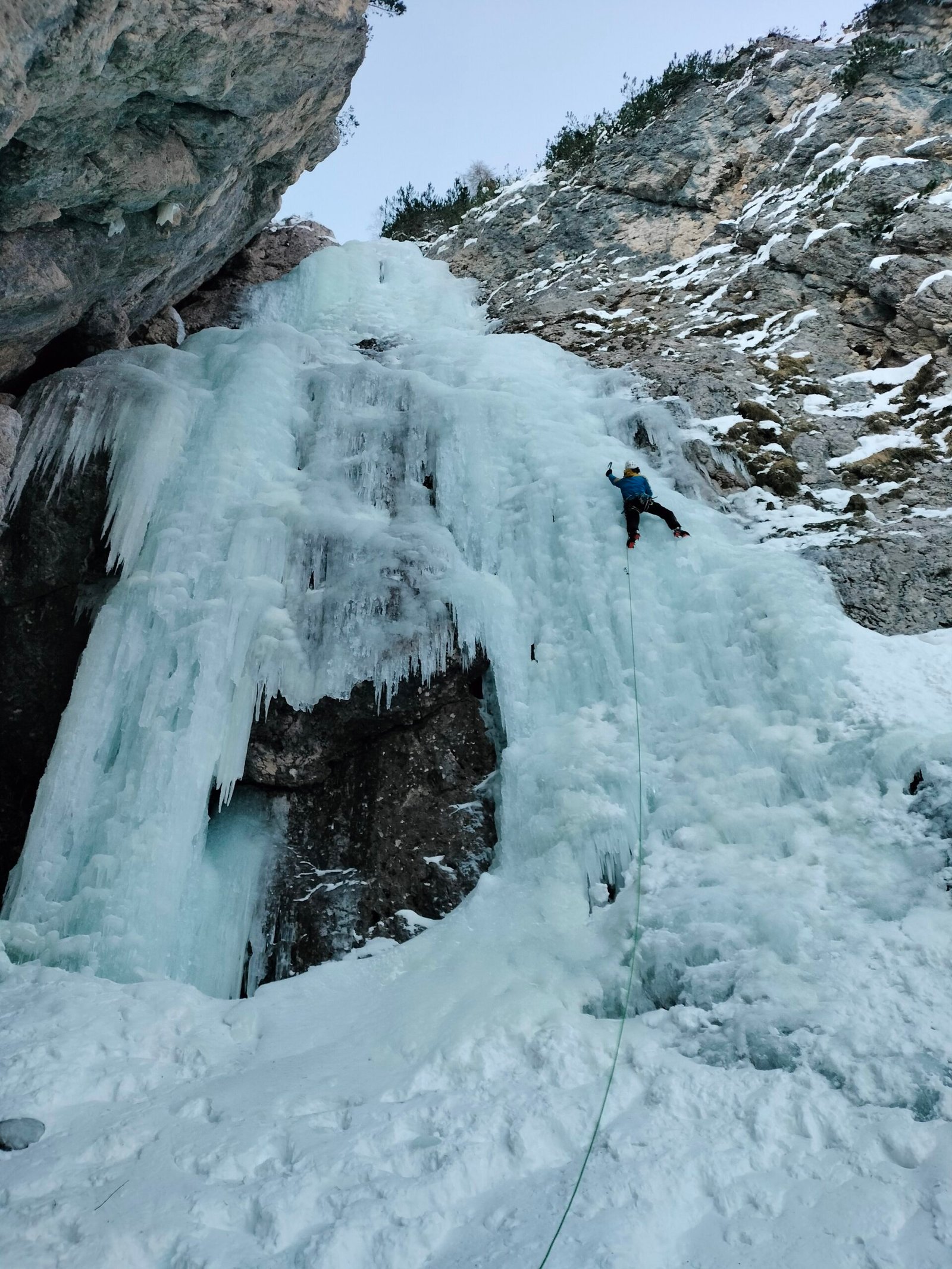 escalada en hielo  dolomitas