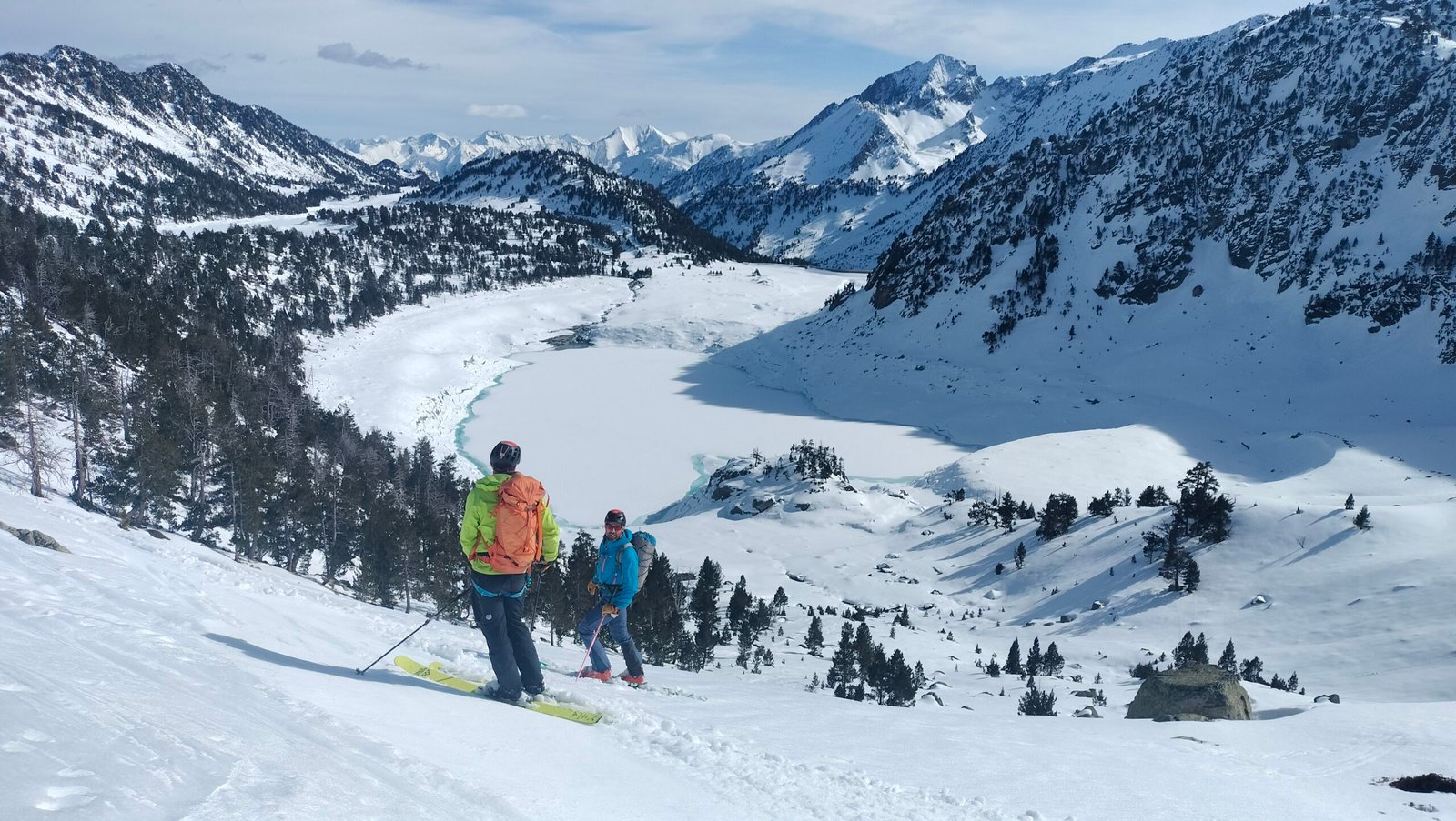 alta ruta del neouvielle con esquis de montaña